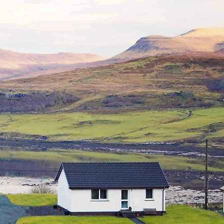 Almondbank Cottage - 2 Bedrooms, 8 Miles From Portree Skeabost Exterior photo