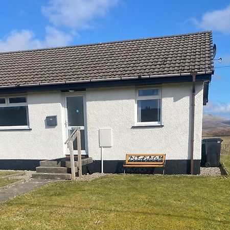 Almondbank Cottage - 2 Bedrooms, 8 Miles From Portree Skeabost Exterior photo