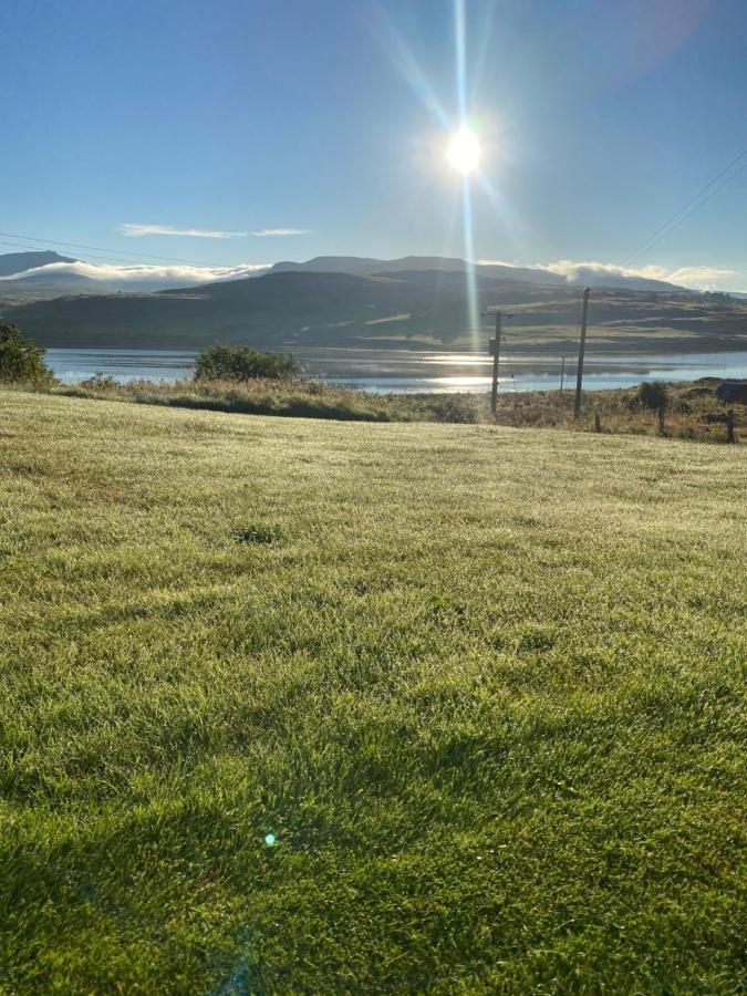 Almondbank Cottage - 2 Bedrooms, 8 Miles From Portree Skeabost Exterior photo